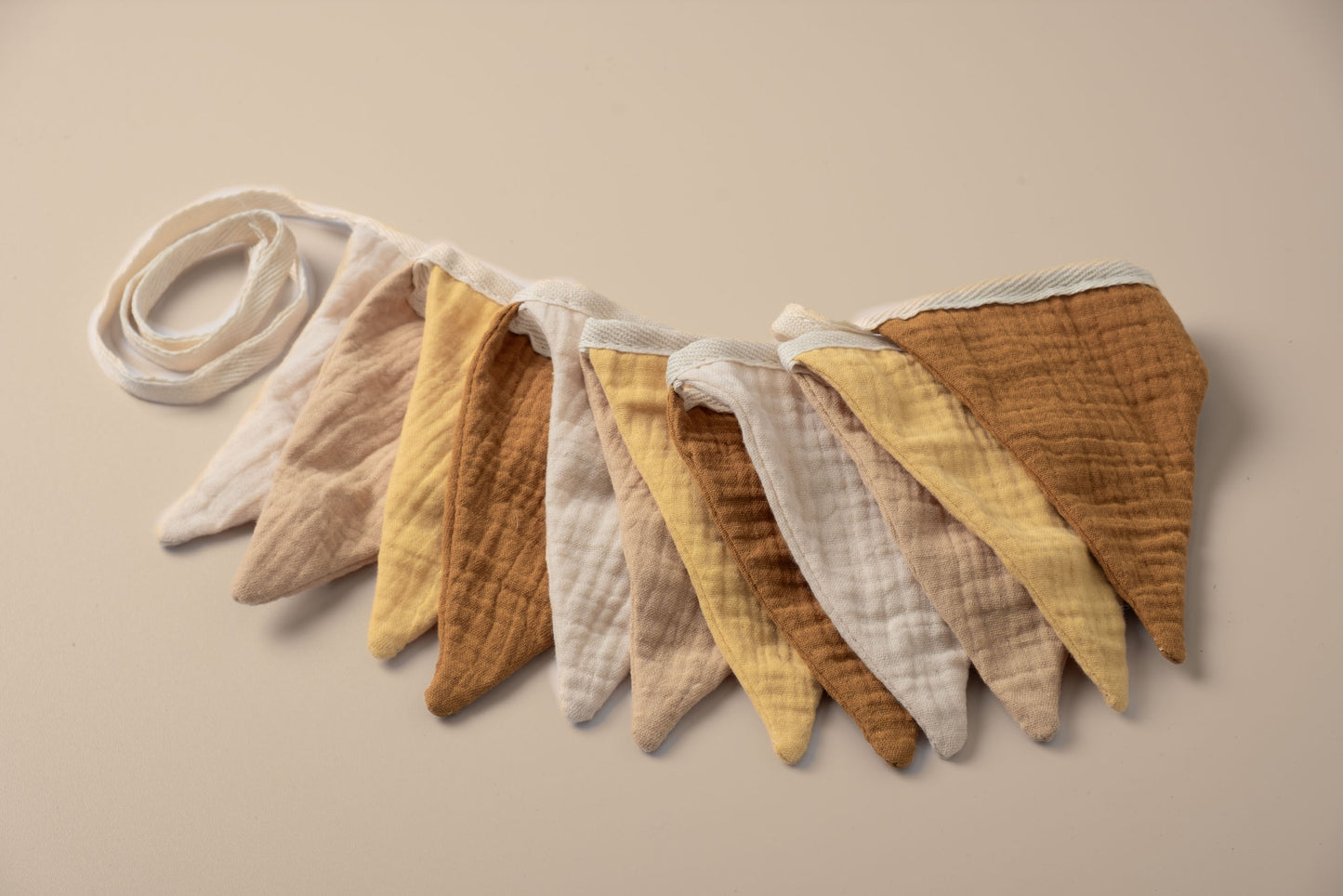 Geburtstagskrone Pastell - Gelb - Beige inkl. Wimpelkette