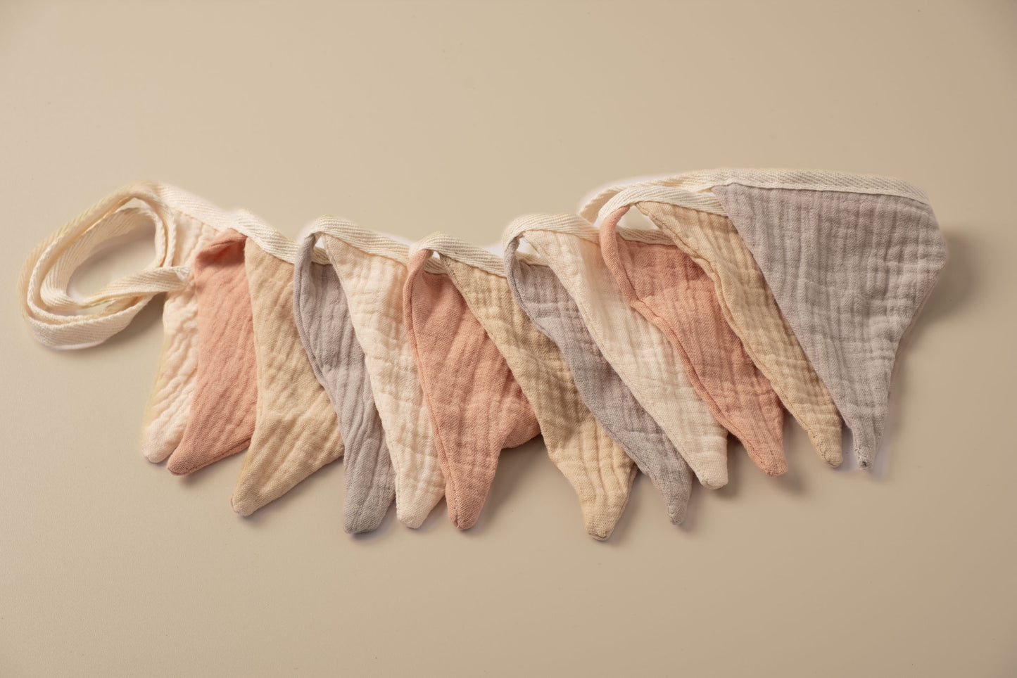 Geburtstagskrone Pastell - Dunkelbeige - Beige inkl. Wimpelkette